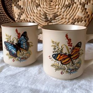 *SOLD* Two vintage mugs